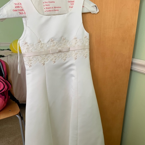 David’s Bridal Kids dress - Picture 1 of 4